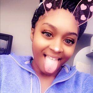 Meet your Posher, Dominique